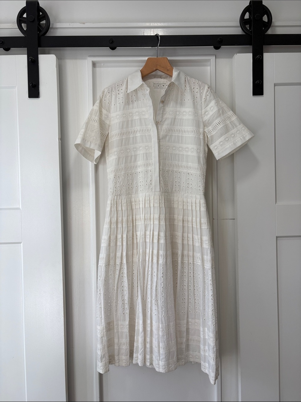 Collared Short Sleeve Pleated White Eyelet Shirt Dress Size Medium - Picture 2 of 13